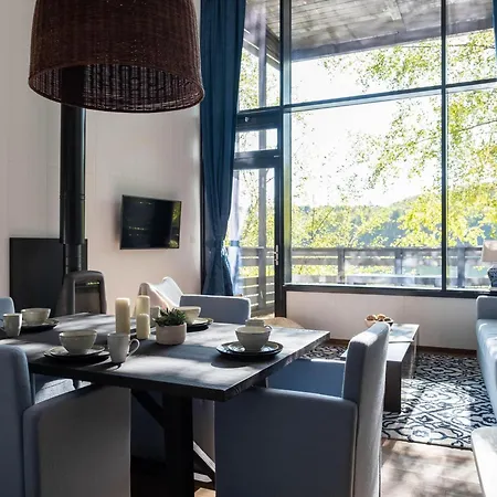 Forest Mansion Retreat *