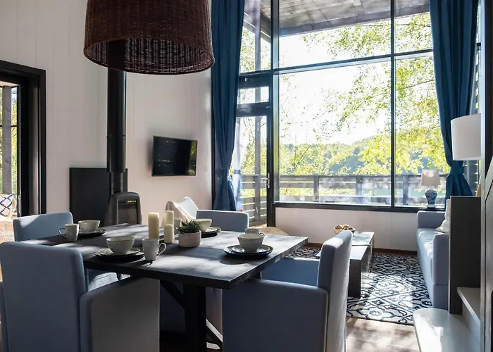 Forest Mansion Retreat *