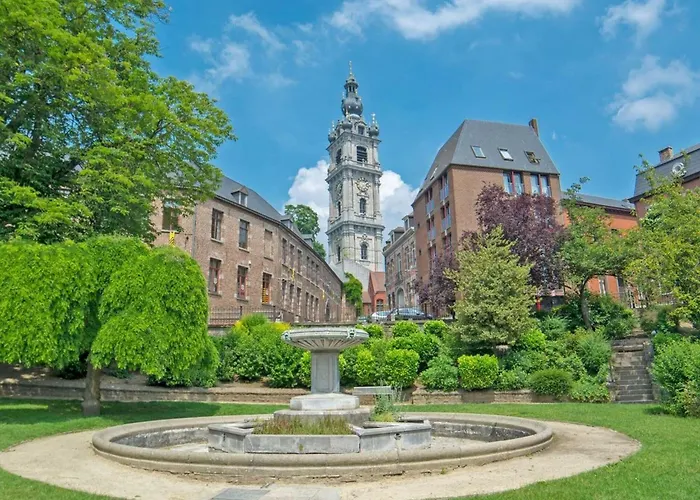 Forest Mansion Retreat *